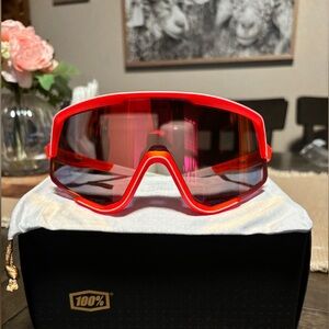 GLENDALE®
Soft Tact Neon Orange
HiPER® Red Multilayer Mirror Lens